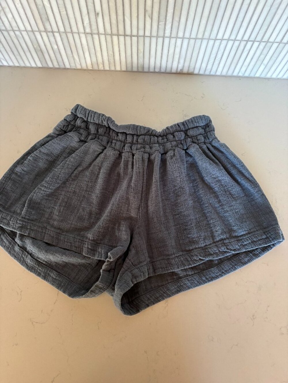 HATCH Collection Cotton Gauze Pull-On Lounge Shorts Slate Grey, Size M Maternity